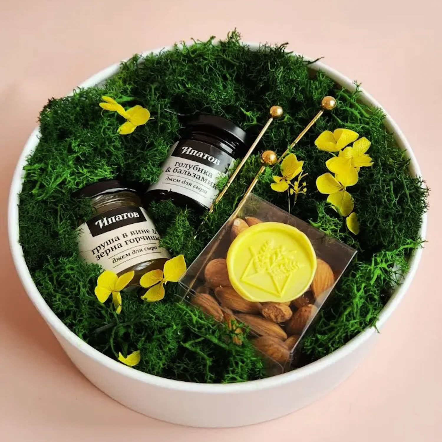 <span style="font-weight: bold;">"Масдам"</span>